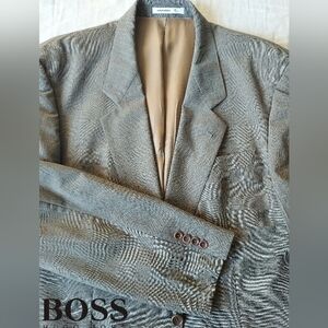Hugo Boss 42 Long Taupe Sport Coat Made In U.S.A.
